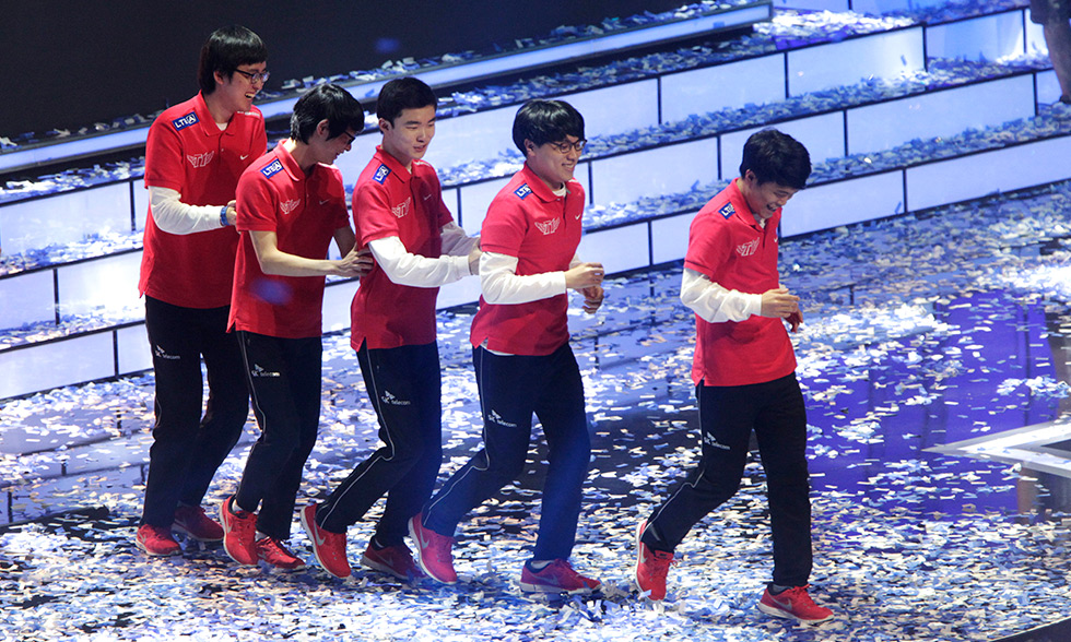 NS战队经济领先野区入侵致胜，团战胜利携大龙buff强势晋级